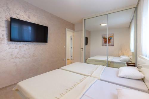 Tarari Luxury Apartment