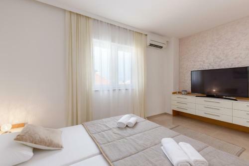 Tarari Luxury Apartment