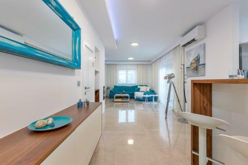 Tarari Luxury Apartment