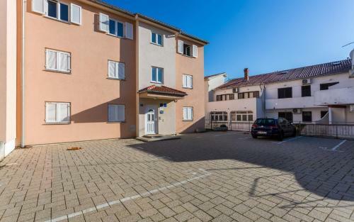 Apartamentos Tinka