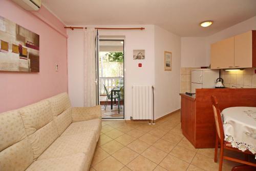 Hostal Apartments Alex