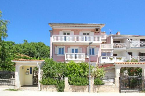 Hostal Apartments Alex