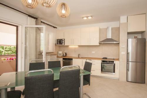 Apartments Surfinia
