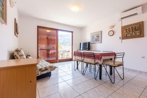 Apartment Marija With Balcony
