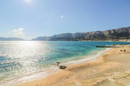 Apartment Nora By The Beach