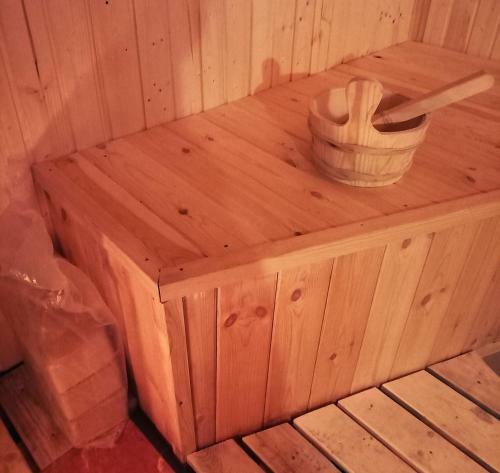 Csongor Vend�gh�z: Bog�cs