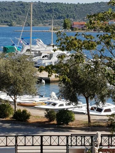 Apartmani Kameno Sidro