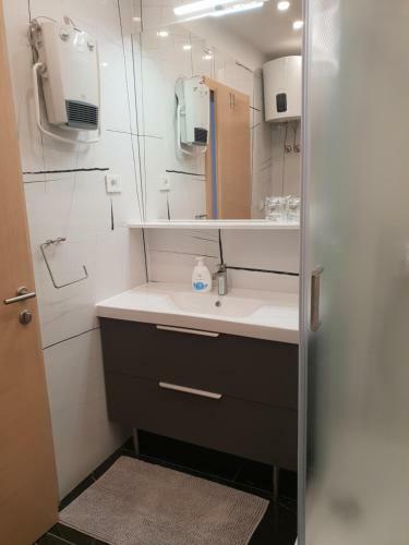 Apartmani Kameno Sidro