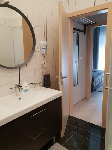 Apartmani Kameno Sidro