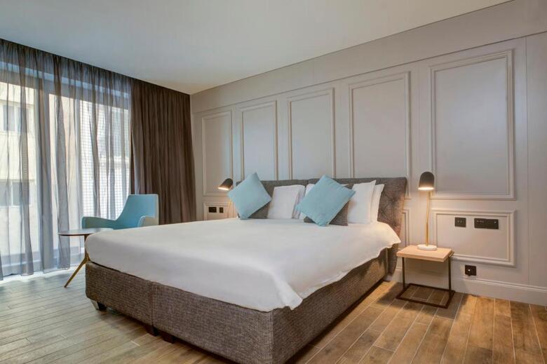 Land's End, Boutique Hotel