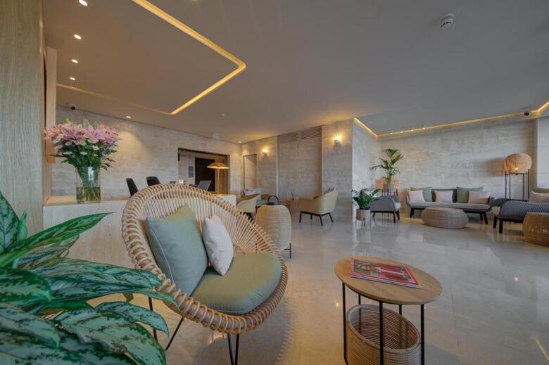 Land's End, Boutique Hotel