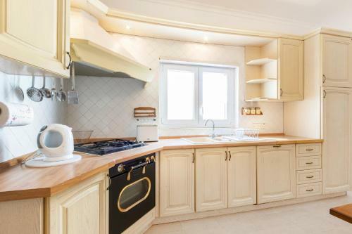 Apartamento 70/2- Spacious & Charming 3 Bedroom Apt In Sliema