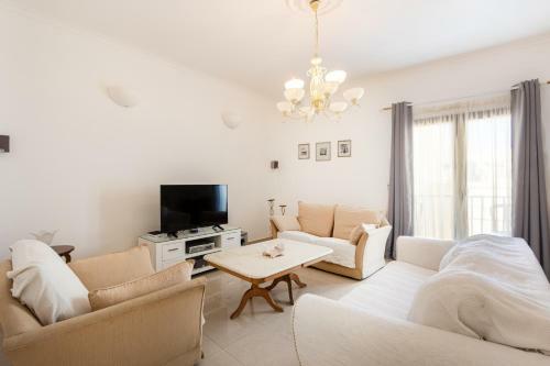 Apartamento 70/2- Spacious & Charming 3 Bedroom Apt In Sliema