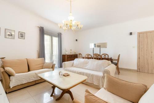 Apartamento 70/2- Spacious & Charming 3 Bedroom Apt In Sliema
