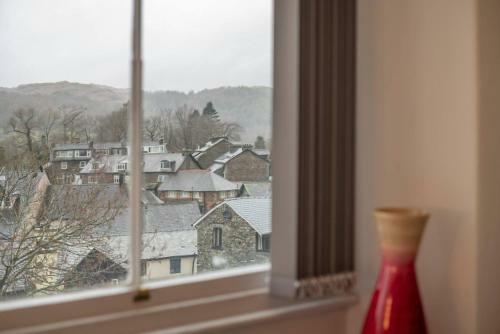 Top Of The Bank Apartment