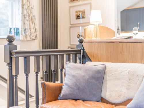 Pass The Keys Compact 2 Bed, 2 Bath With Amazing Views & Parking