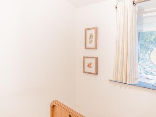 Pass The Keys Compact 2 Bed, 2 Bath With Amazing Views & Parking