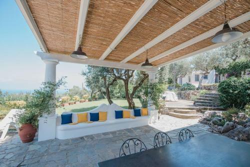 Villa La Rosinella - Exclusive Views & Location