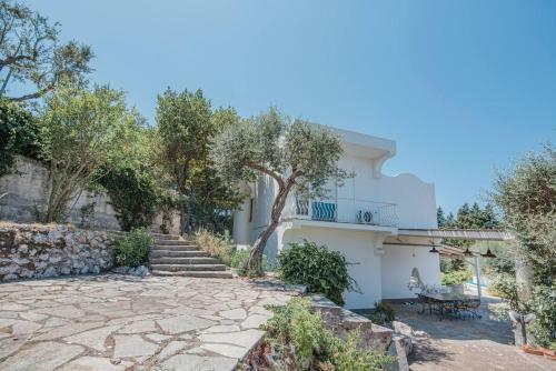 Villa La Rosinella - Exclusive Views & Location