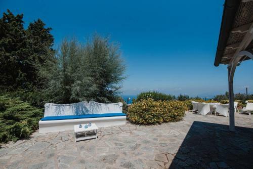 Villa La Rosinella - Exclusive Views & Location