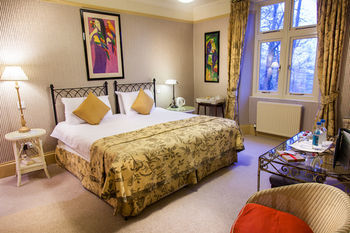 Orestone Manor Hotel