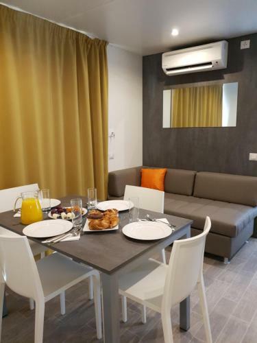 Dalmaris Camp - Prestige Mobile Homes Biograd Na Moru