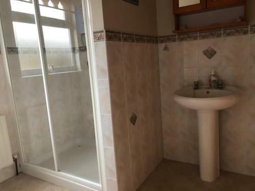 Moneydarragh Cottage With Uninterrupted Mountain And Sea Views