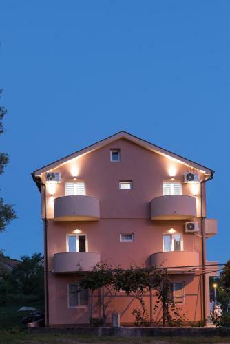 Kruna Apartments