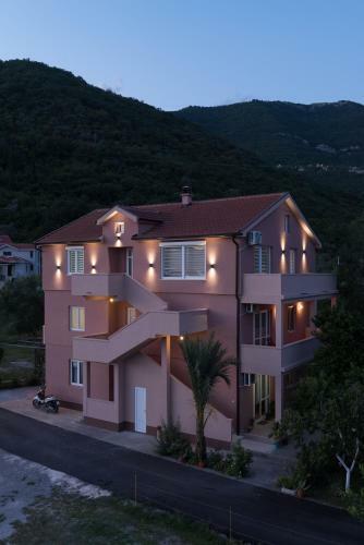 Kruna Apartments