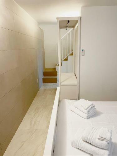 Ground Floor Central Valletta Home With Own Entrance