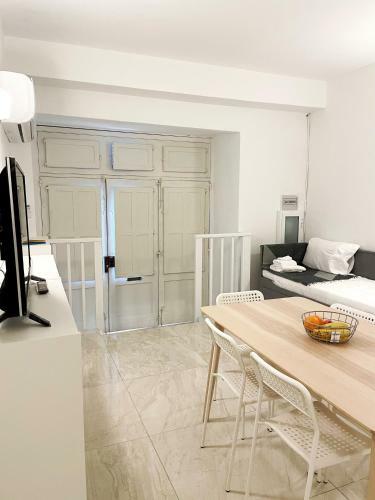 Ground Floor Central Valletta Home With Own Entrance