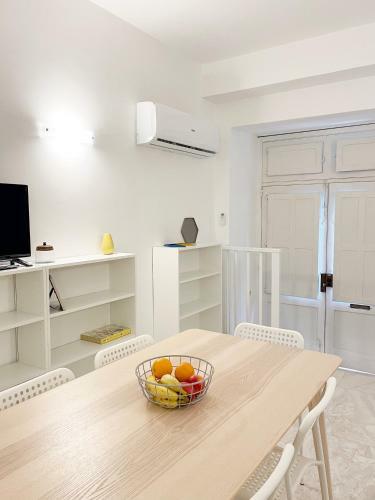 Ground Floor Central Valletta Home With Own Entrance
