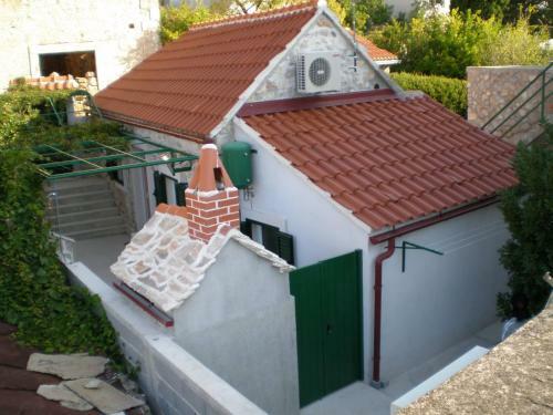 Apartment Menego A2 Bol-center, Croatia
