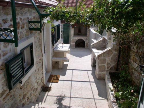 Apartment Menego A2 Bol-center, Croatia