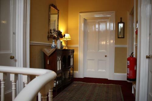 Hostal The Marstan Guesthouse