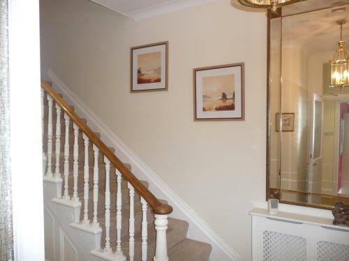 Hostal Avenue Park Guest House