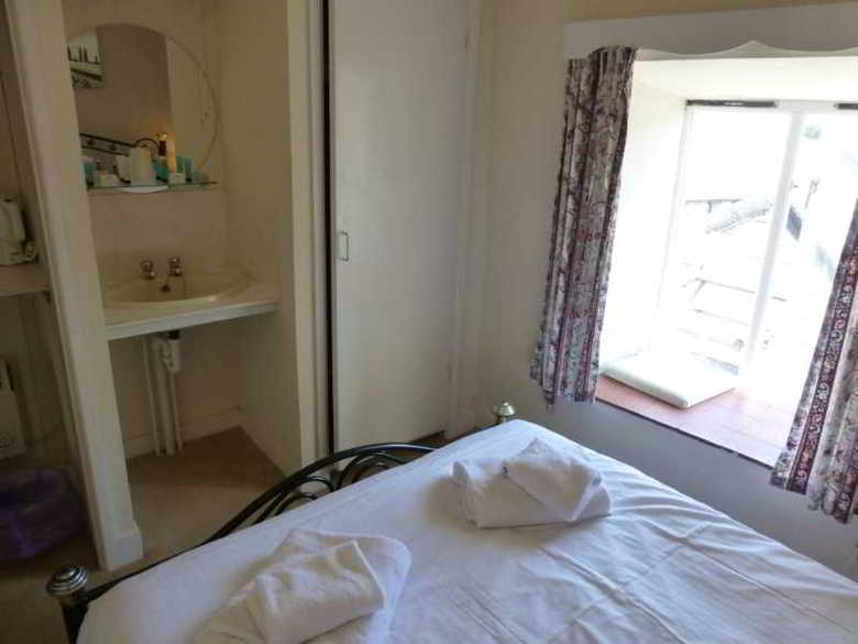 Hostal Wellington Hotel