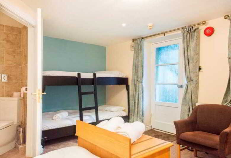 Hostal Wellington Hotel
