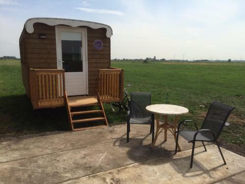 Bed & Breakfast Your Cozy Waggon At The Cows' Paradise