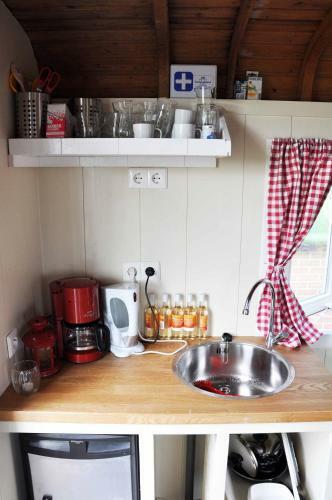 Bed & Breakfast Your Cozy Waggon At The Cows' Paradise