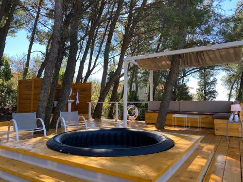 White Bubble Hotel Ulcinj Pinjes