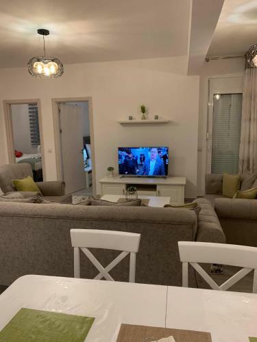 Apartment All Seasons