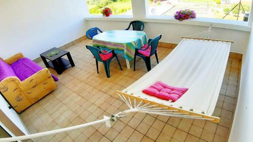 Hostal Apartments Daka