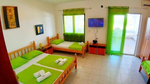 Hostal Apartments Daka