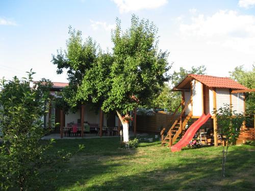 Pokoje I Domki Nad Kana?em Bystrym