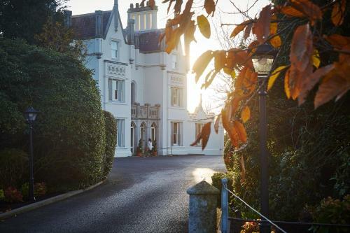 Hotel The Lodges At Ballykealey