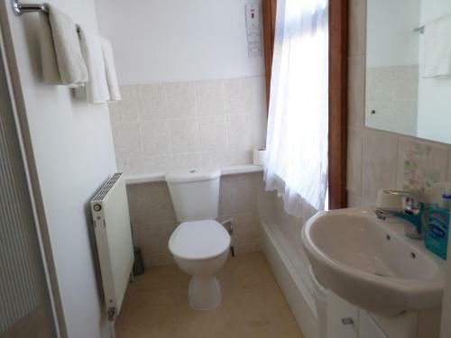 Hostal Atini Guest House