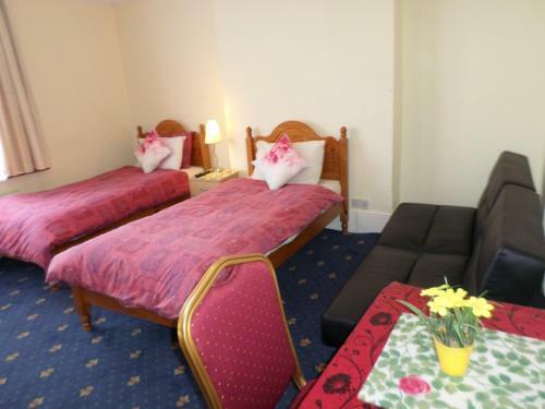 Hostal Atini Guest House