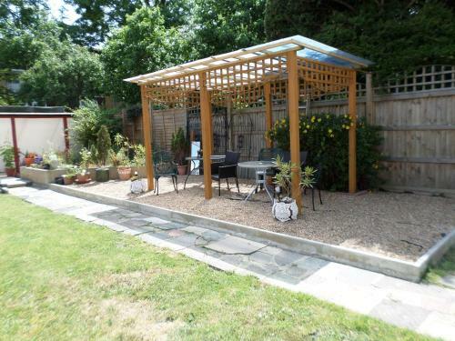 Hostal Atini Guest House