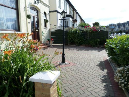 Hostal Atini Guest House